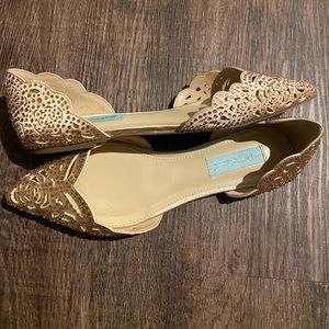 Betsey Johnson blush flats